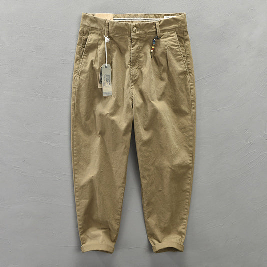 Pantaloni Corti da Uomo con Pince e Fondo Stretto