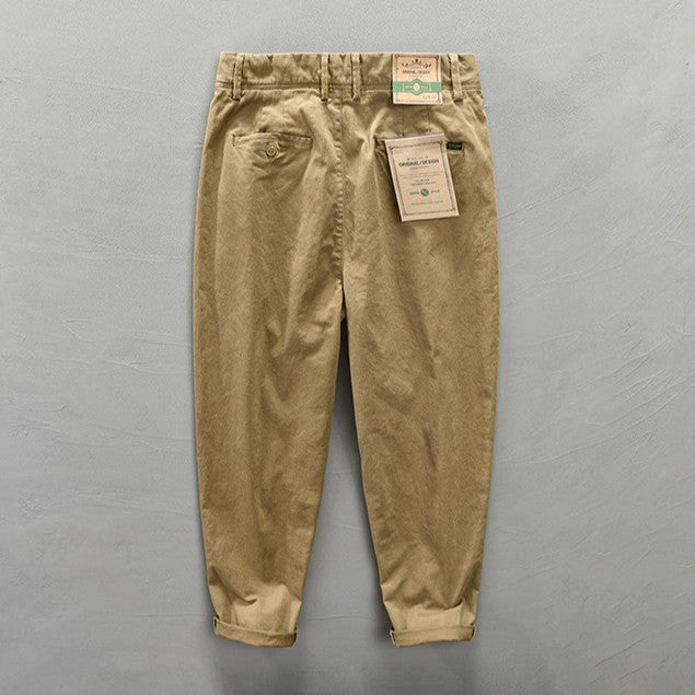 Pantaloni Corti da Uomo con Pince e Fondo Stretto