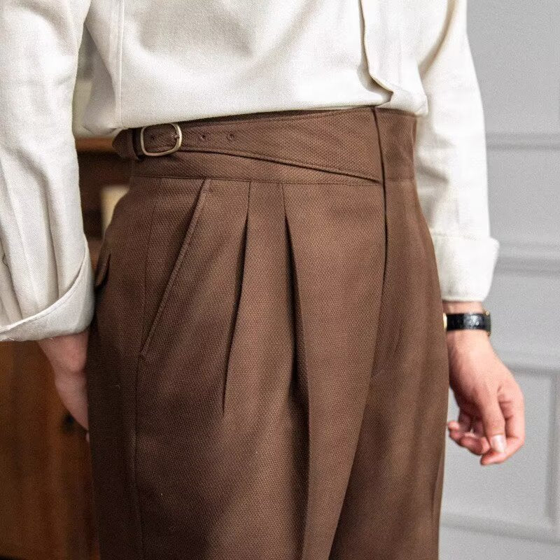 Pantaloni eleganti da uomo a vita alta con pinces