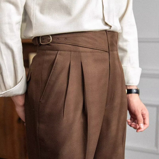 Pantaloni eleganti da uomo a vita alta con pinces