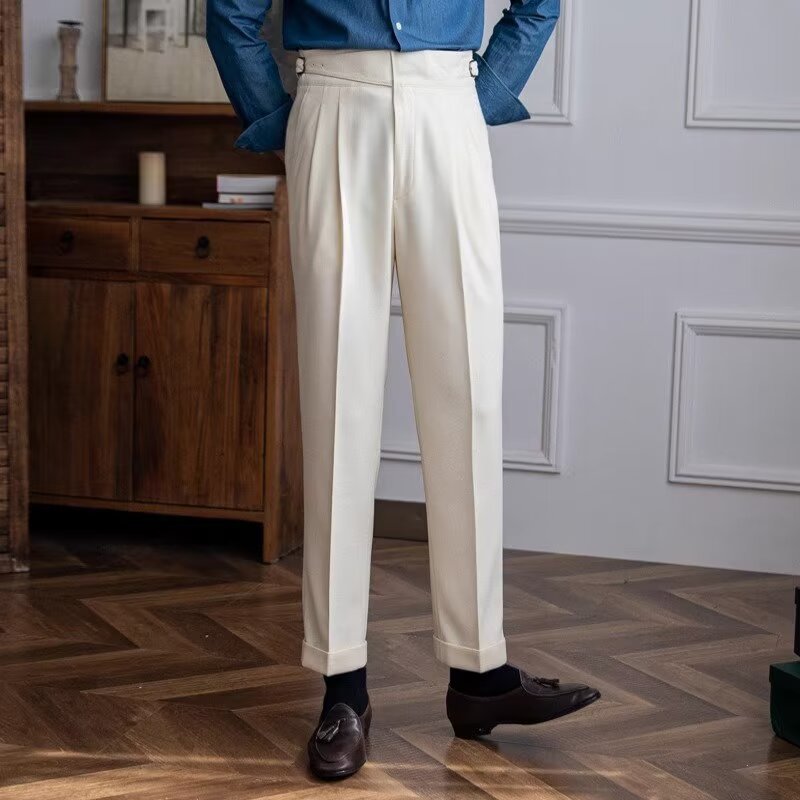 Pantaloni eleganti da uomo a vita alta con pinces