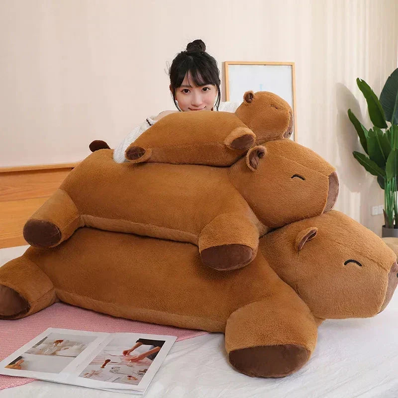 Peluche gigante a forma di capibara