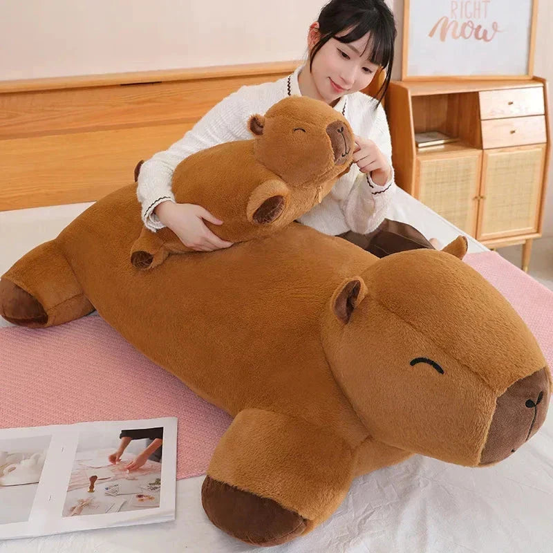Peluche gigante a forma di capibara