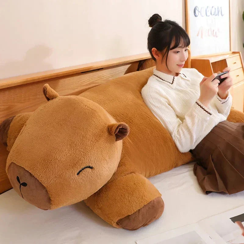 Peluche gigante a forma di capibara