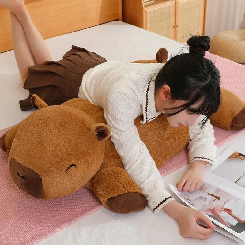 Peluche gigante a forma di capibara