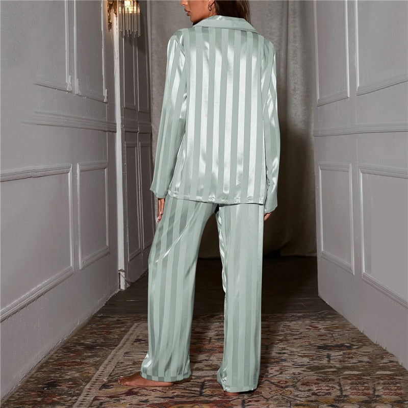 Pigiama elegante da donna