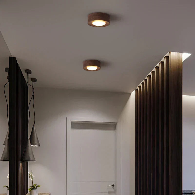 Plafoniera in legno di noce con faretto a LED