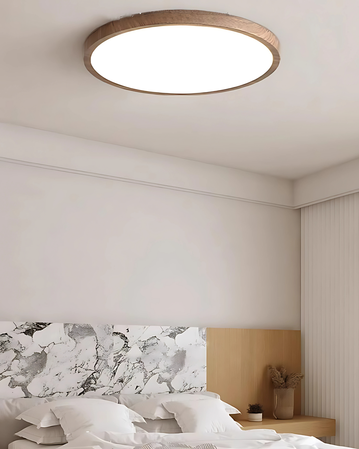 Plafoniera LED Sottile con Montaggio a Filo Moderno per un’Illuminazione Elegante