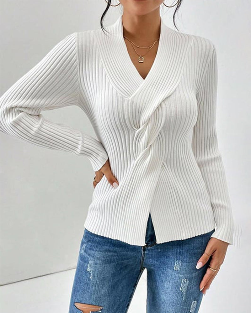 Pullover da donna in maglia a costine con scollo a V e nodo frontale