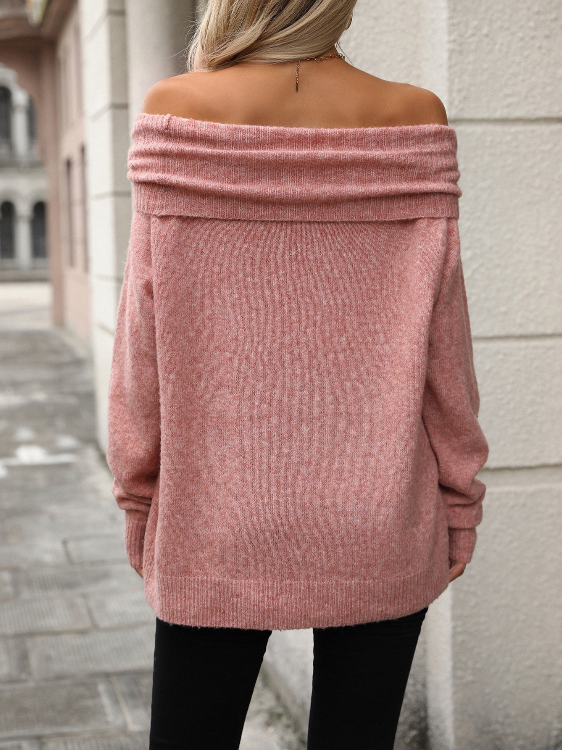 Pullover in Maglia da Donna Vestibilità Morbida con Scollo ad Anello Asimmetrico
