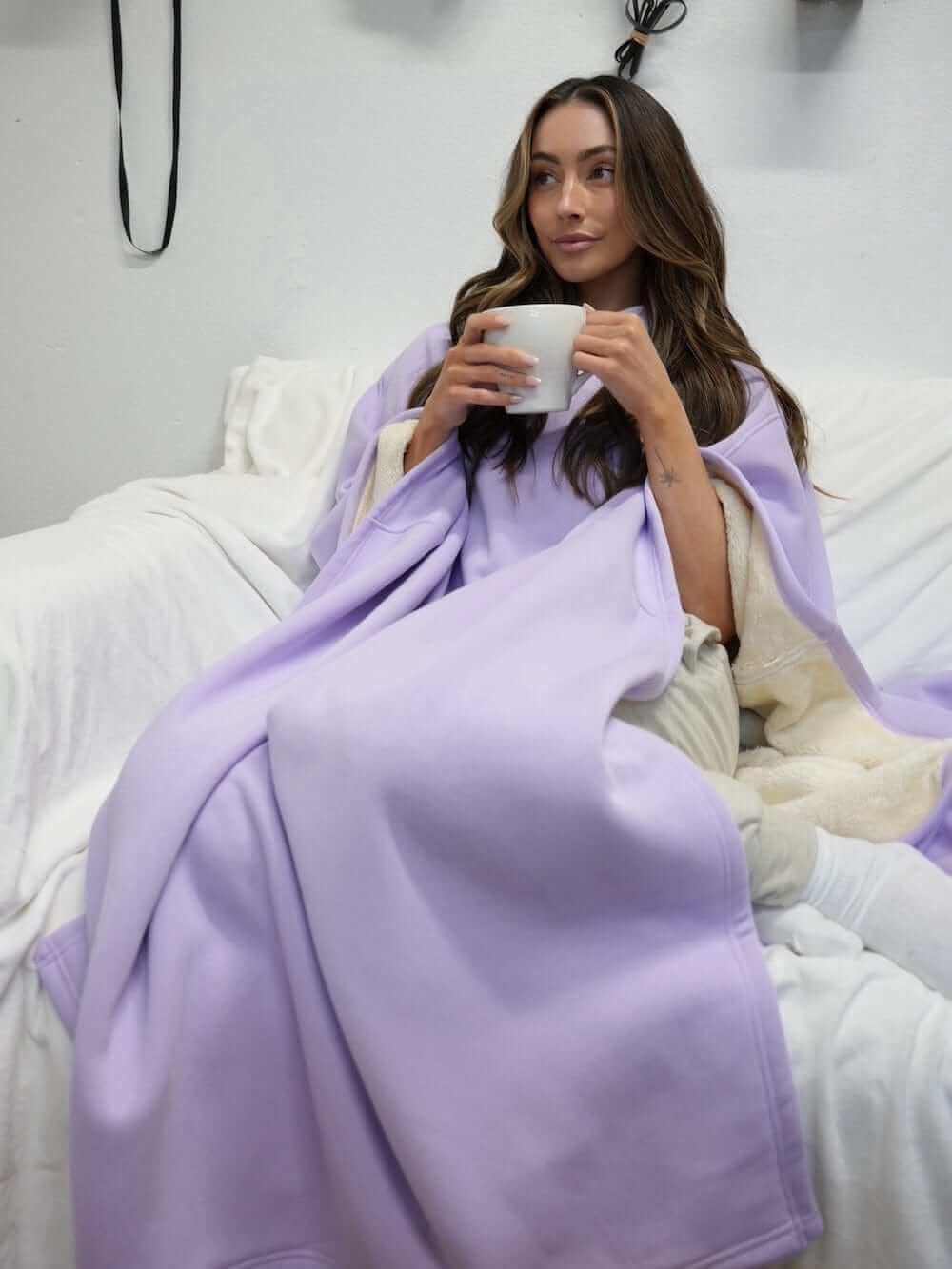 Rilassati con la nostra comoda felpa ponderata con cappuccio