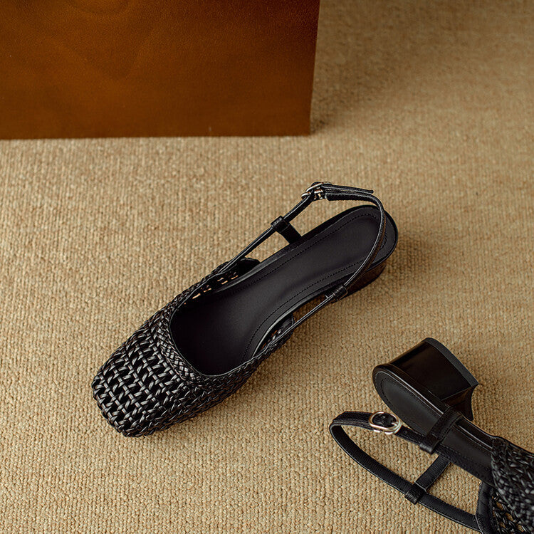 Sandali slingback con design intrecciato ed elegante tacco largo