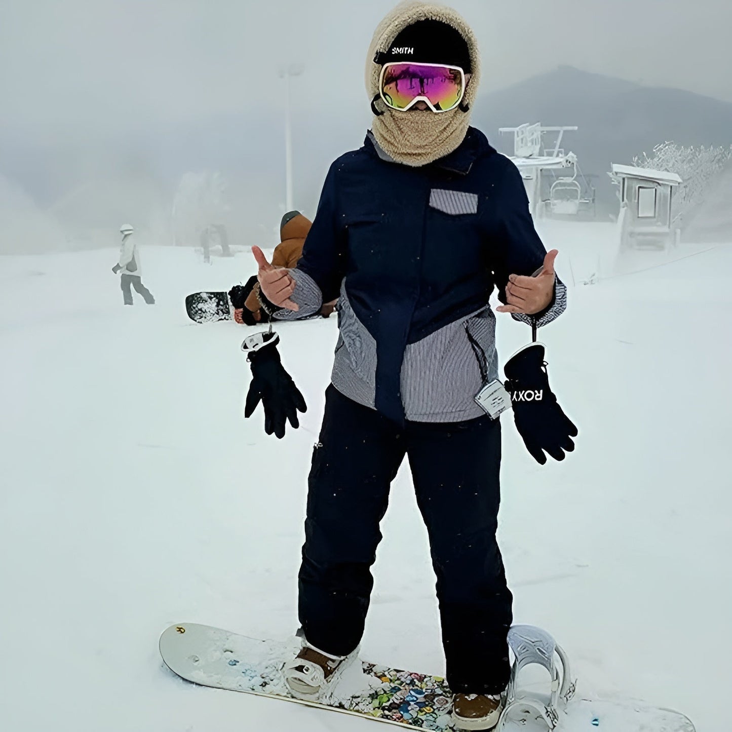 Scaldacollo a tubo versatile in pile invernale