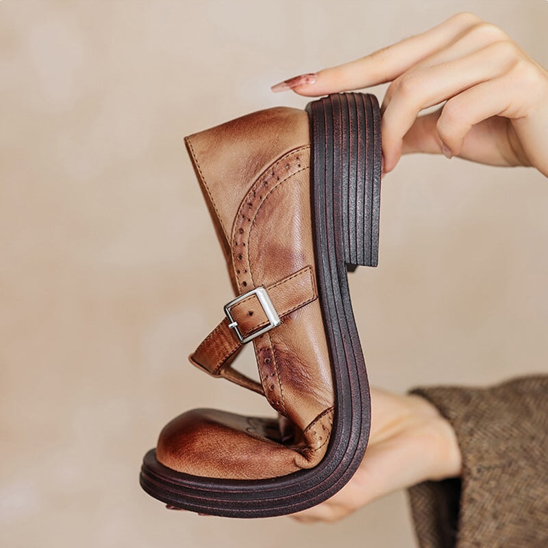 Scarpe da donna con cinturino a T – Look strutturato con dettagli traforati