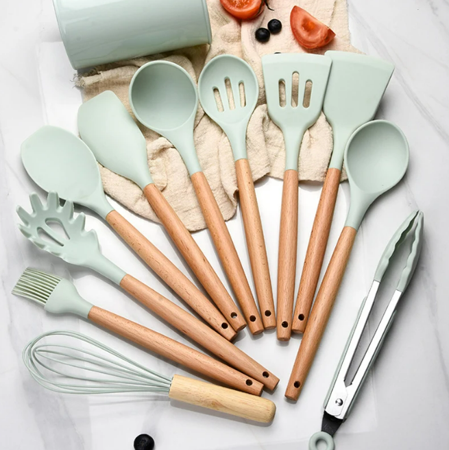 Set di Utensili da Cucina in Silicone Atossico Senza BPA con Manici in Legno