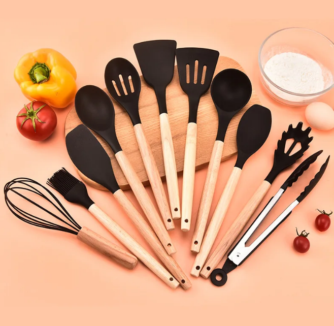 Set di Utensili da Cucina in Silicone Atossico Senza BPA con Manici in Legno