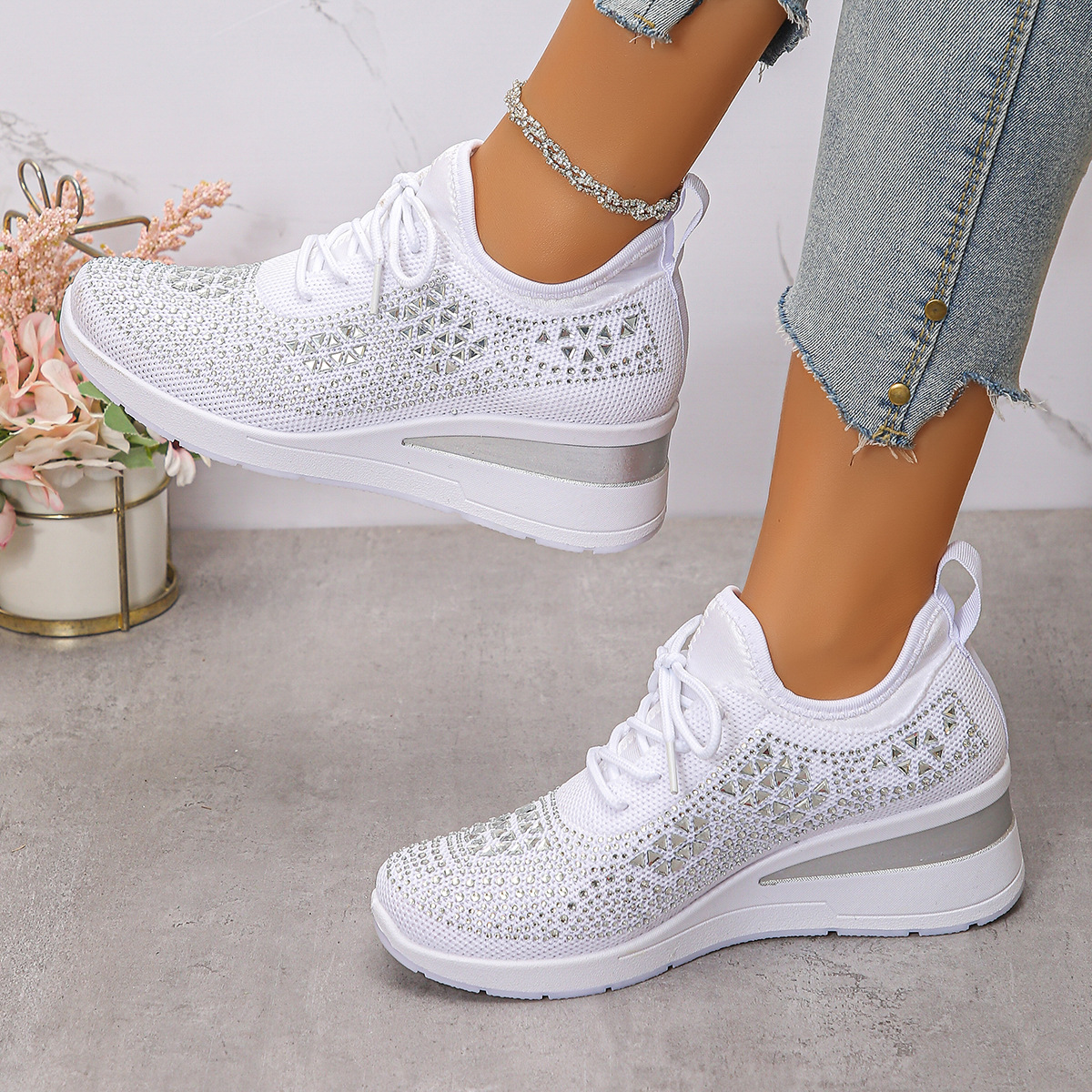 Sneakers da Donna: Eleganti Sneakers con Zeppa Traspiranti e Strass Brillanti
