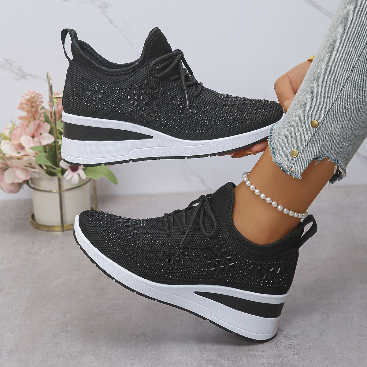 Sneakers da Donna: Eleganti Sneakers con Zeppa Traspiranti e Strass Brillanti