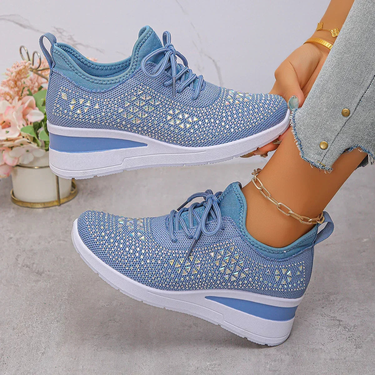 Sneakers da Donna: Eleganti Sneakers con Zeppa Traspiranti e Strass Brillanti