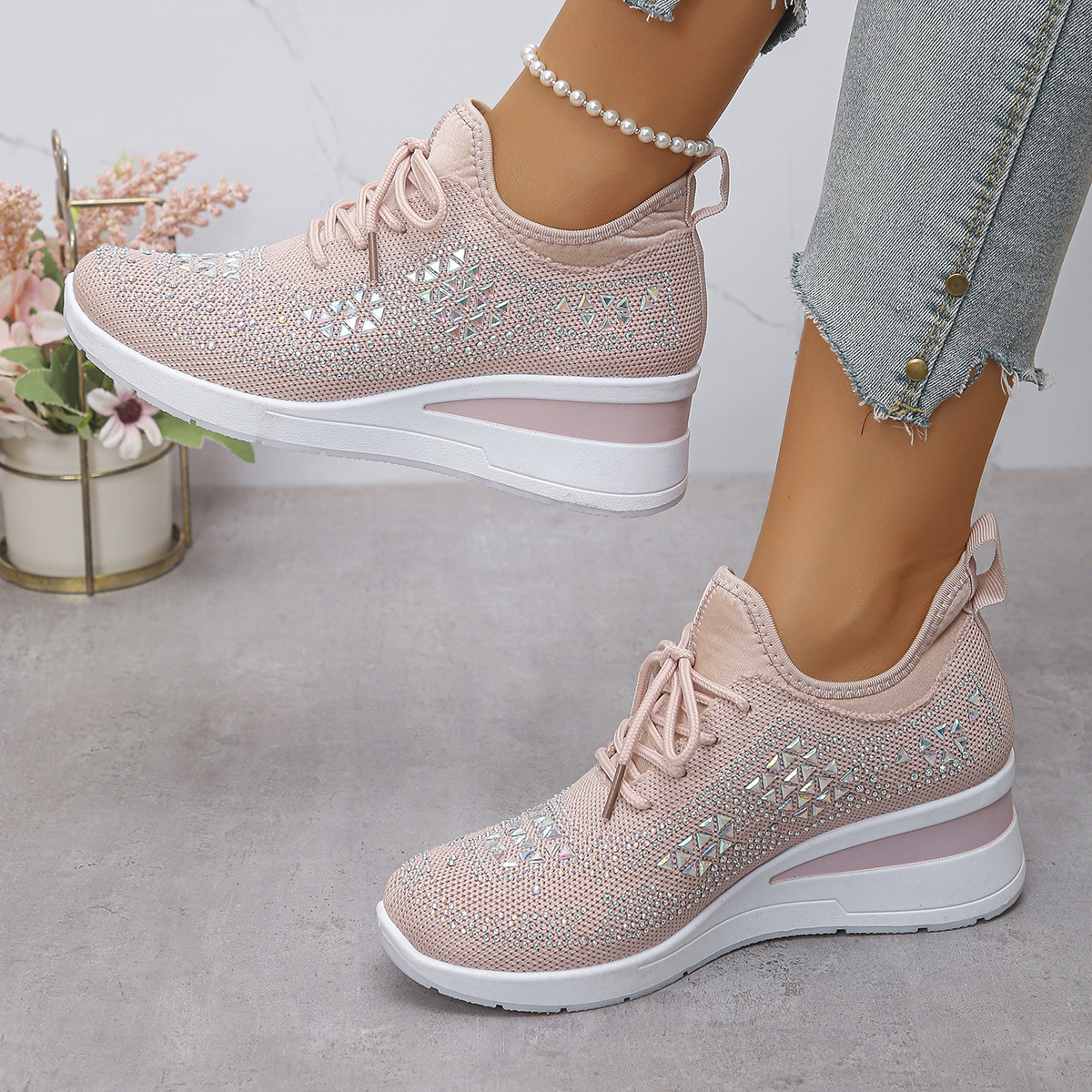 Sneakers da Donna: Eleganti Sneakers con Zeppa Traspiranti e Strass Brillanti