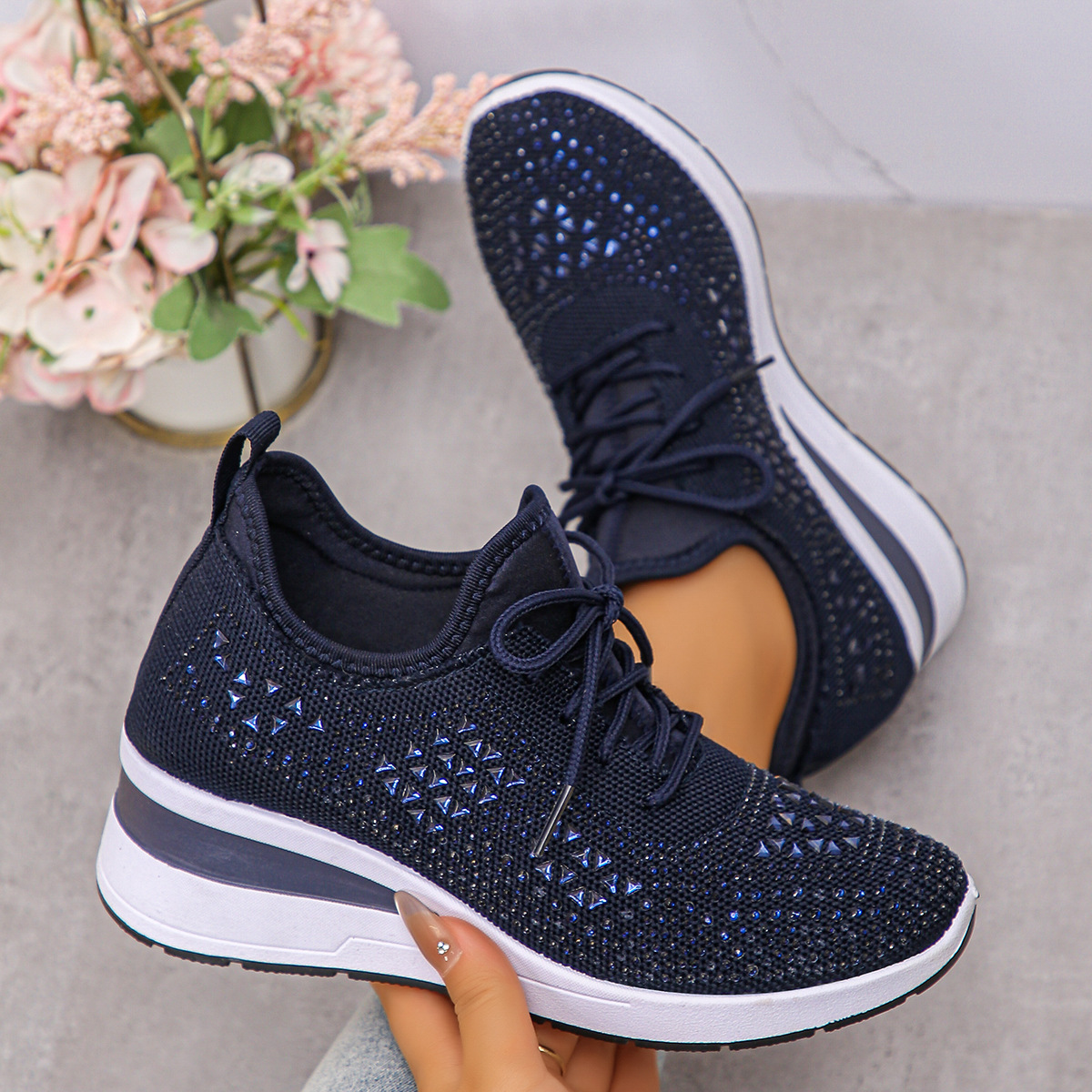Sneakers da Donna: Eleganti Sneakers con Zeppa Traspiranti e Strass Brillanti