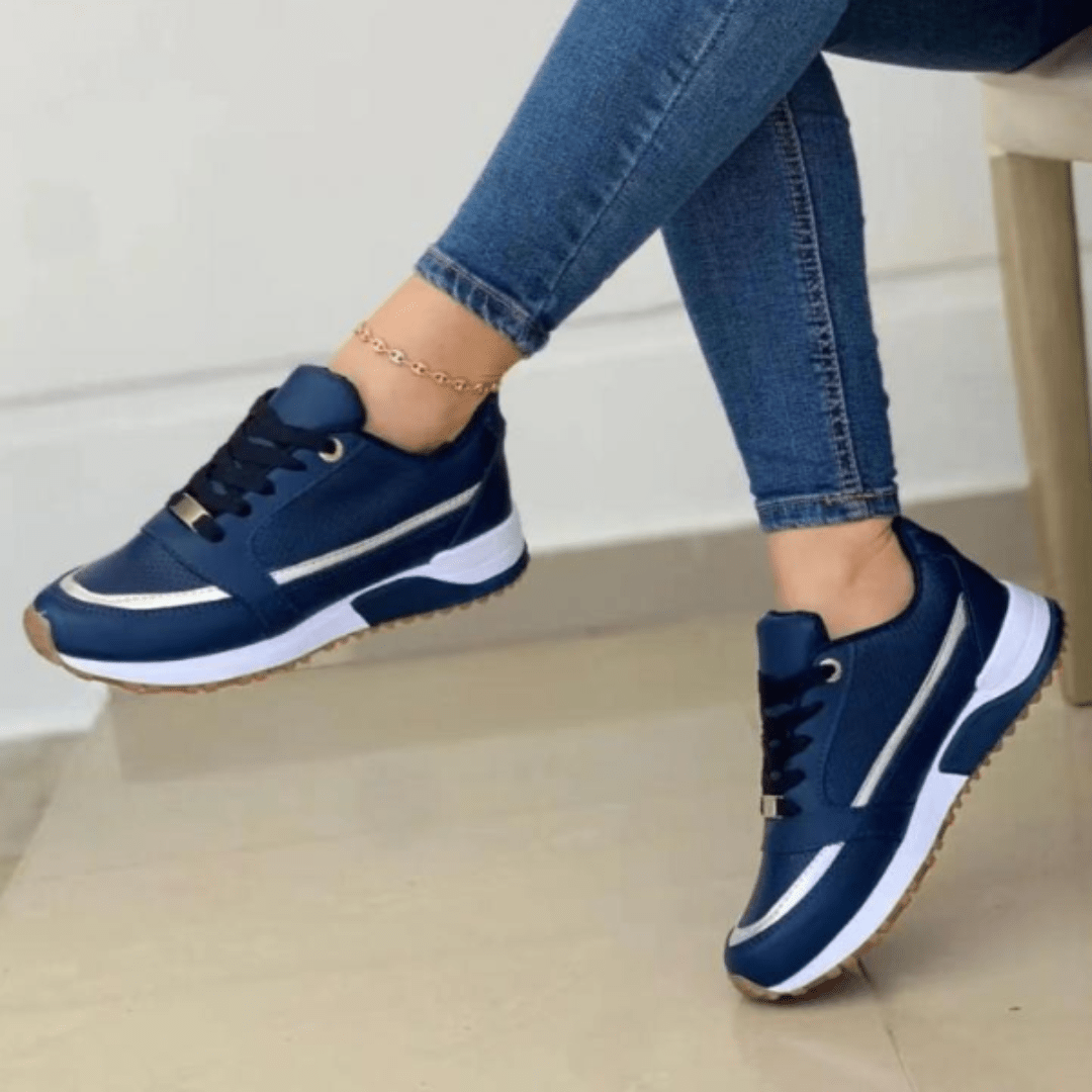 Sneakers da donna stringate alla moda