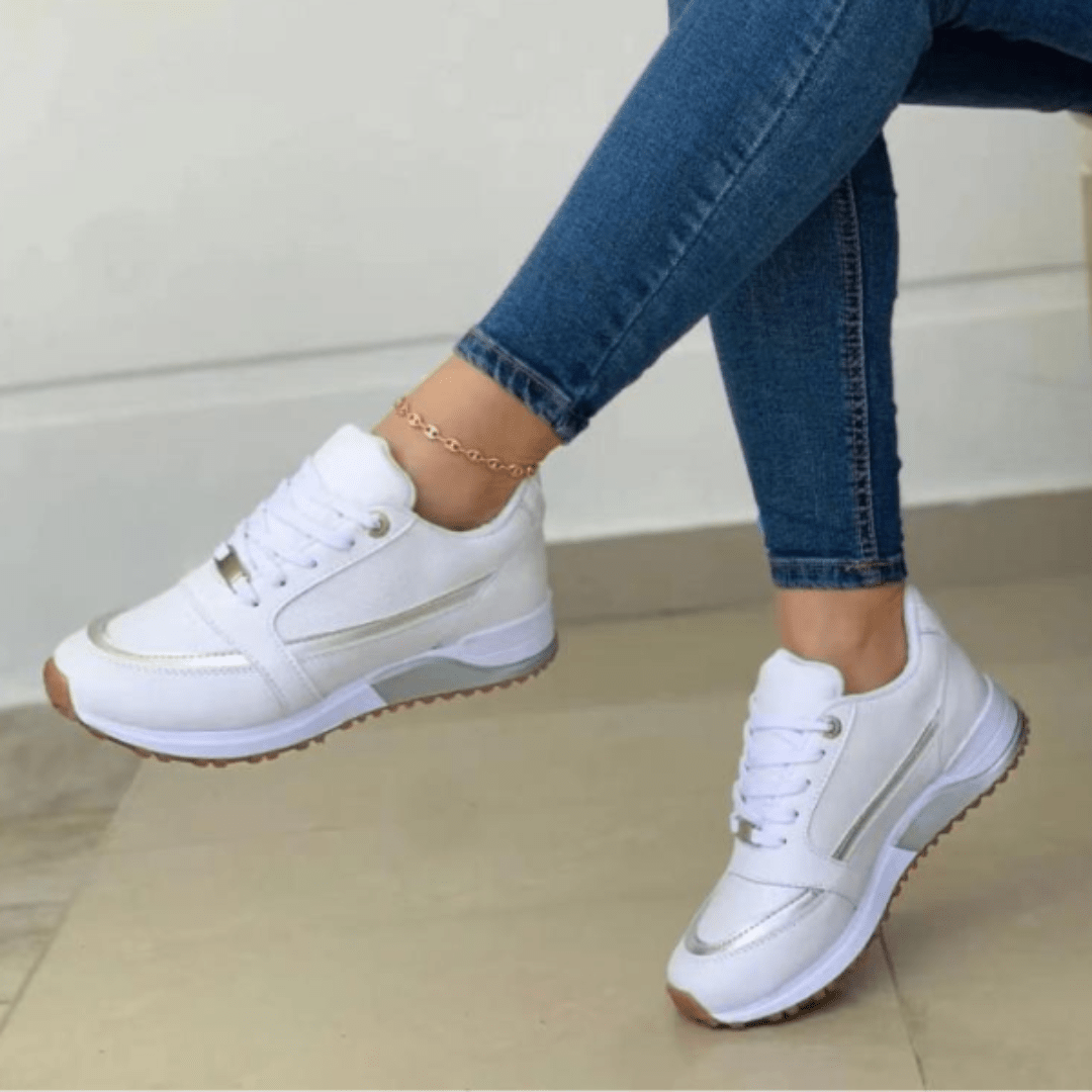 Sneakers da donna stringate alla moda