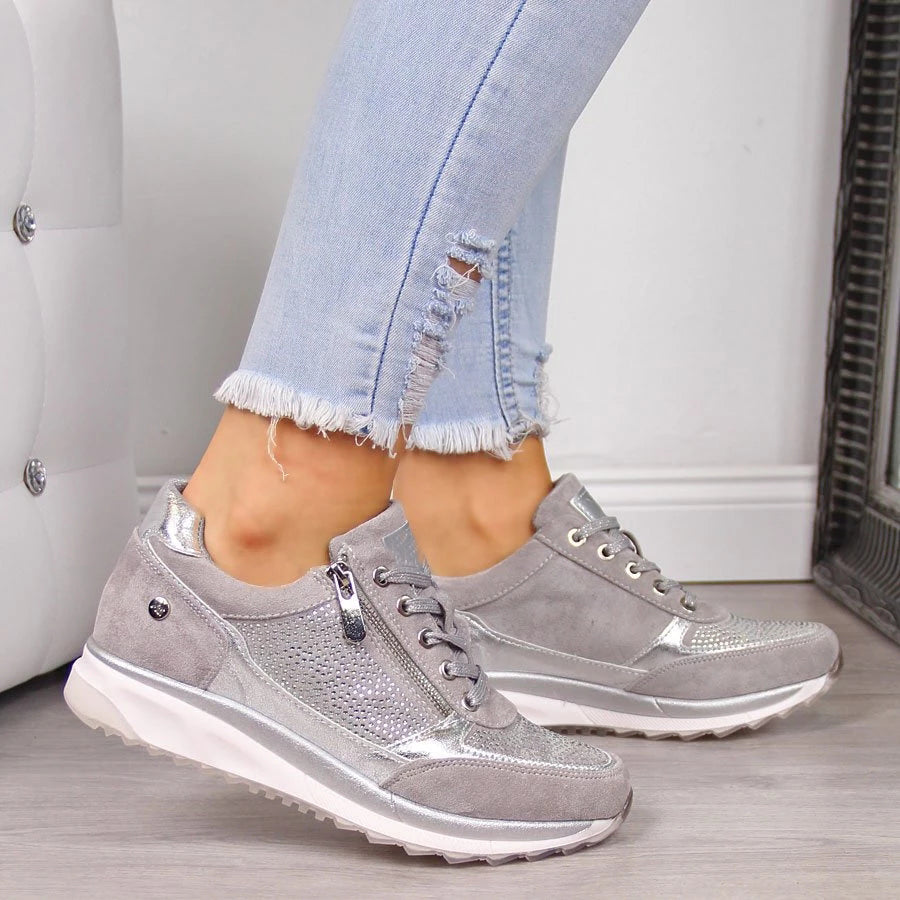 Sneakers da donna stringate con platform