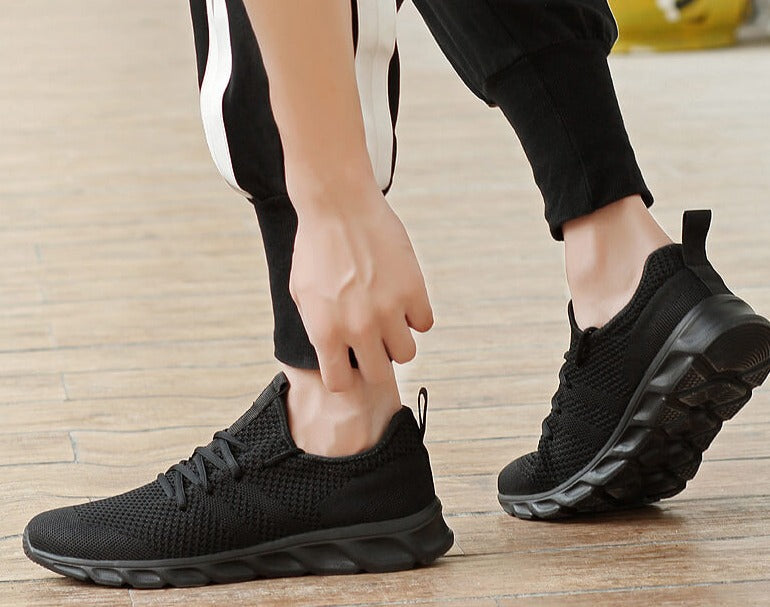 Sneakers da uomo in mesh traspirante