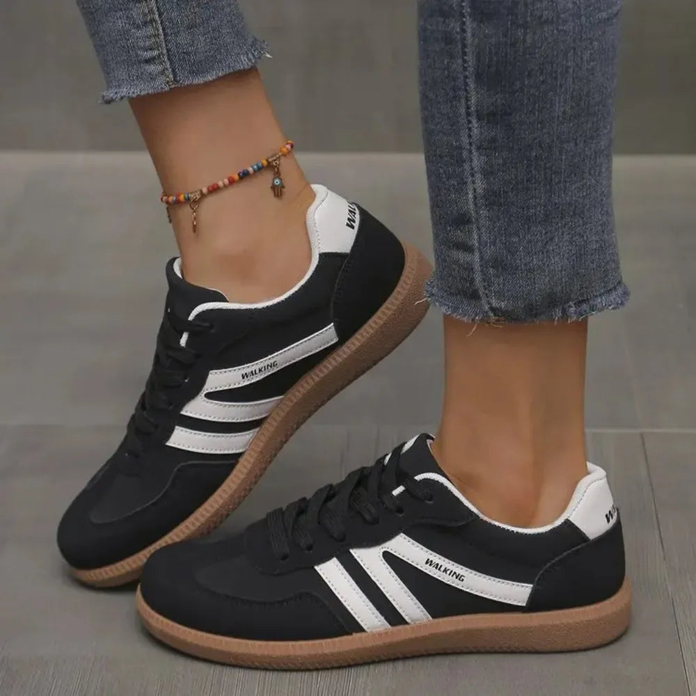 Sneakers stringate casual da donna