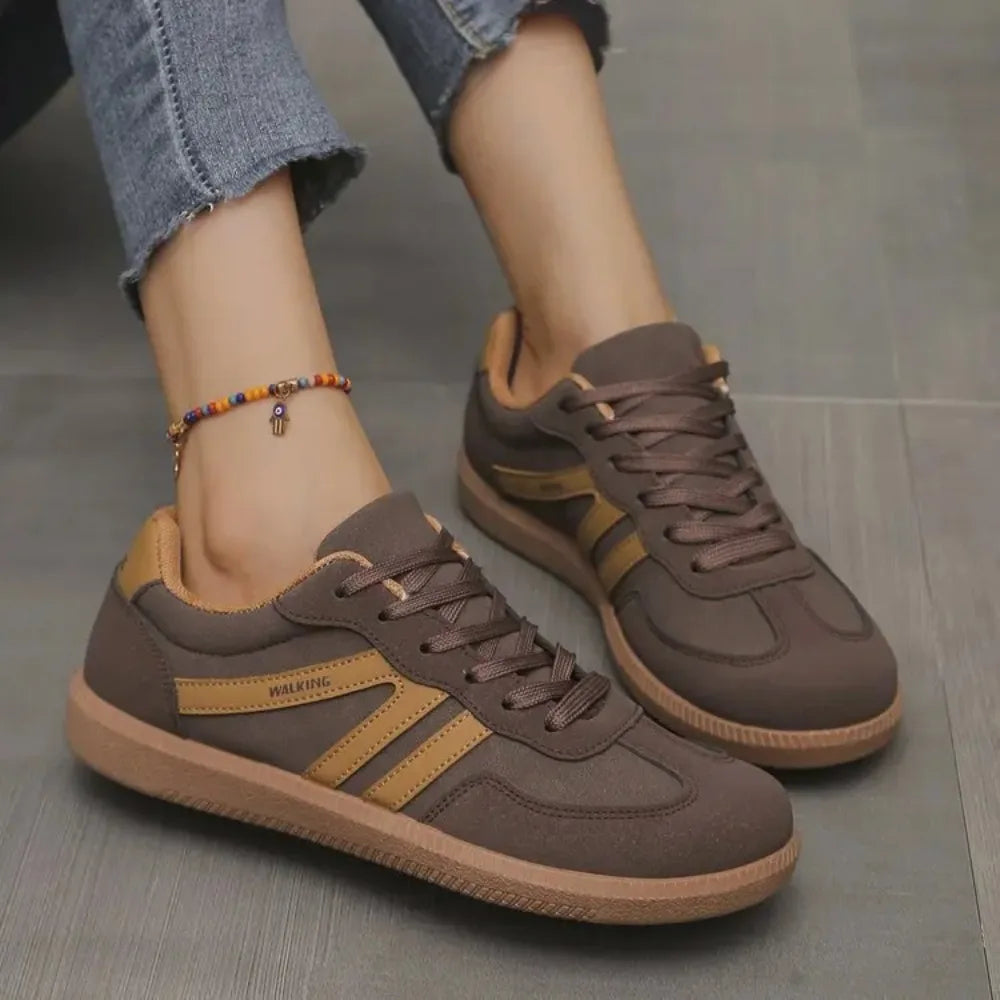 Sneakers stringate casual da donna