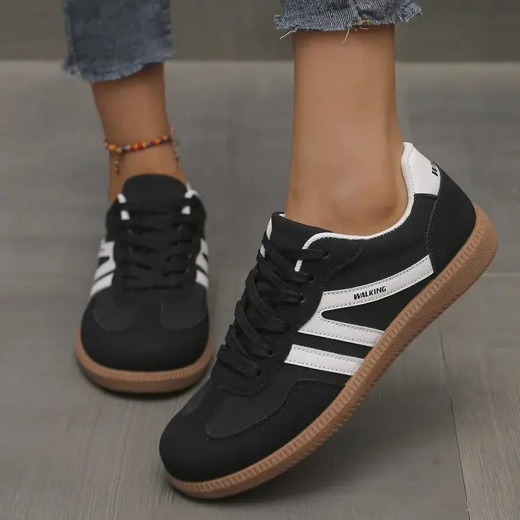 Sneakers stringate casual da donna