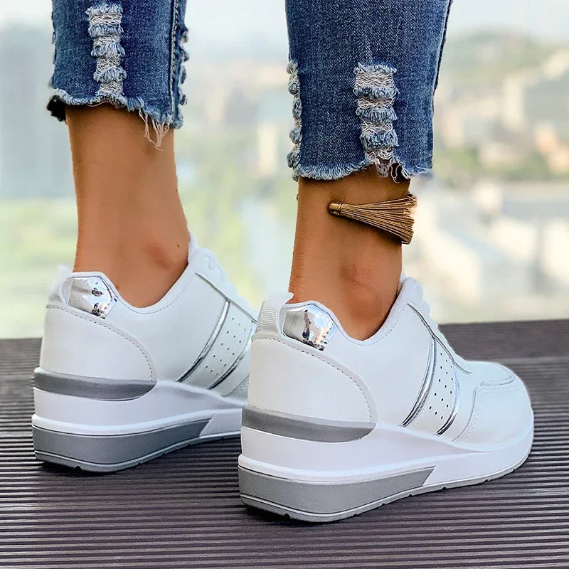 Sneakers stringate da donna – Colorblock