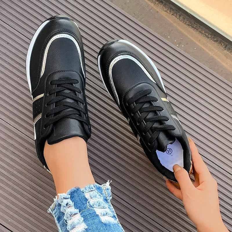 Sneakers stringate da donna – Colorblock