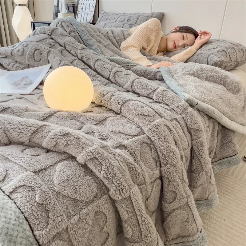 Spessa coperta in pile con motivo a cuori
