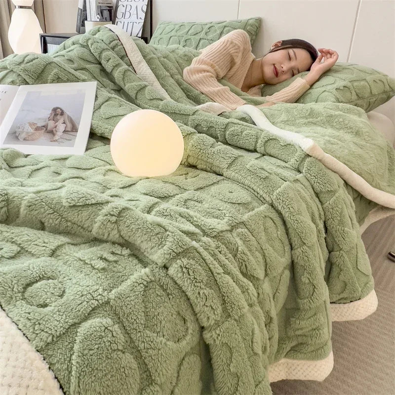 Spessa coperta in pile con motivo a cuori