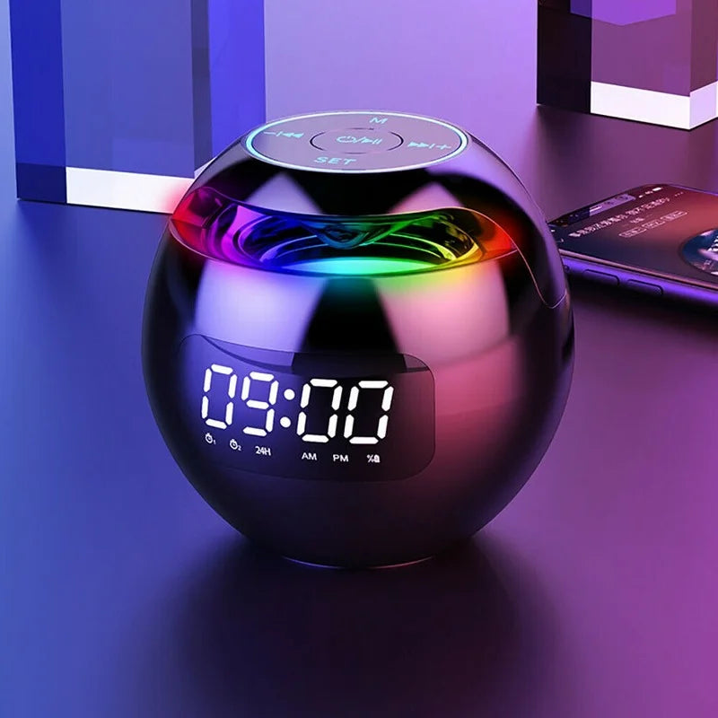 Sveglia Digitale a LED con Altoparlante Bluetooth e Luce Notturna Colorata – Sensore di Movimento, Ricaricabile, Suono 5W