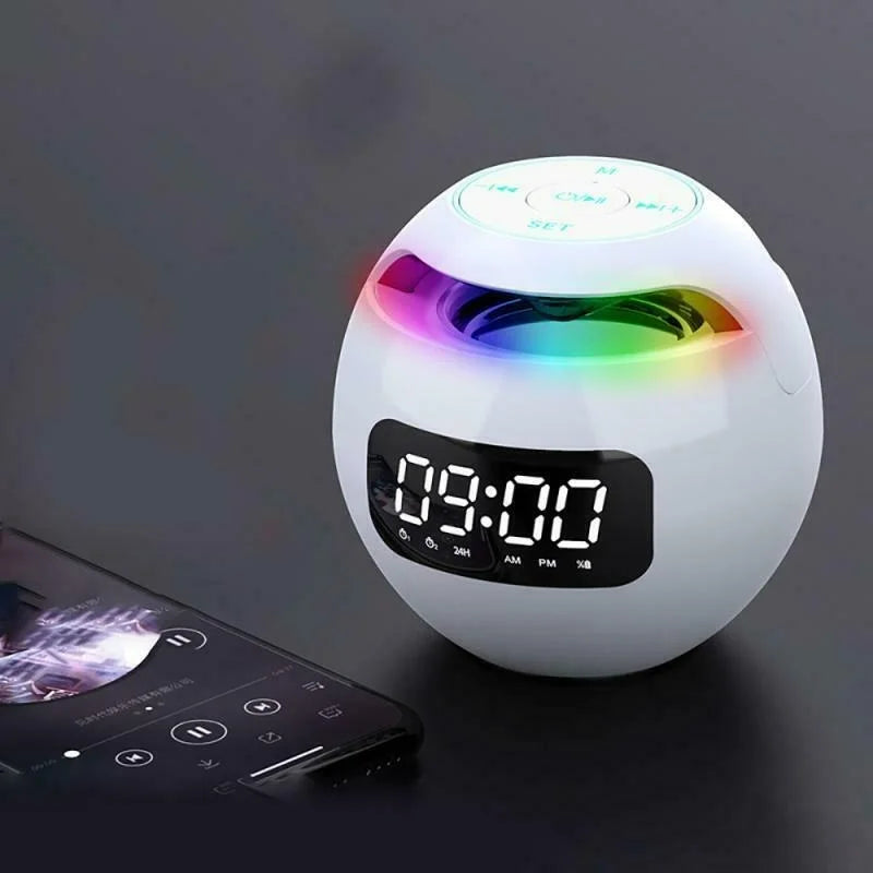 Sveglia Digitale a LED con Altoparlante Bluetooth e Luce Notturna Colorata – Sensore di Movimento, Ricaricabile, Suono 5W