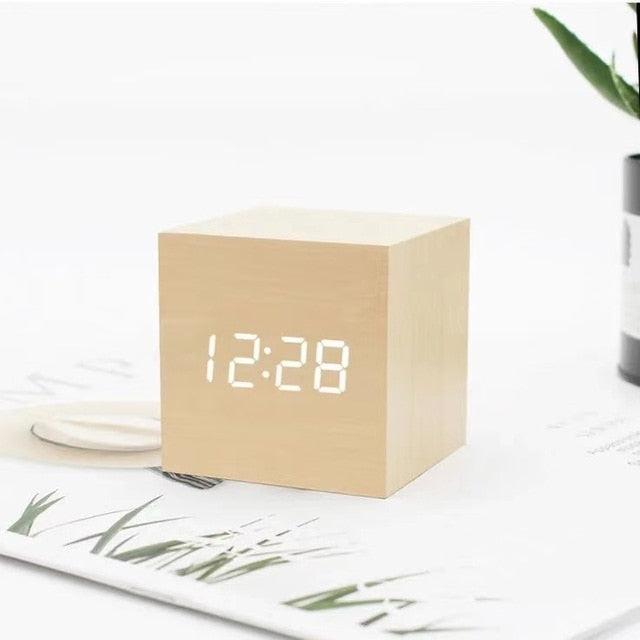Sveglia Orologio da Tavolo in Legno con Funzione Simulazione Alba e Display LED