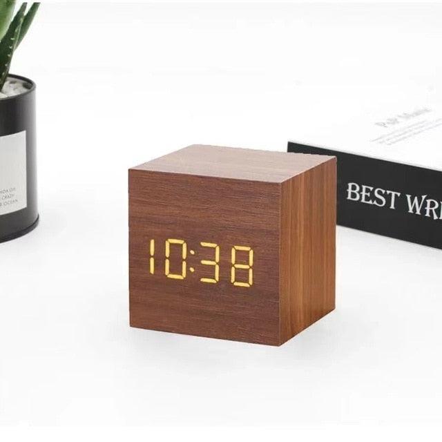 Sveglia Orologio da Tavolo in Legno con Funzione Simulazione Alba e Display LED