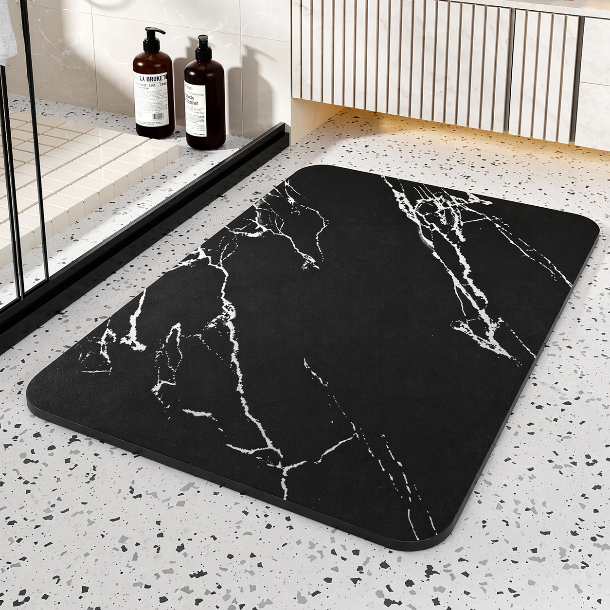 Tappetino da bagno antiscivolo in diatomite ad asciugatura rapida con motivo marmorizzato