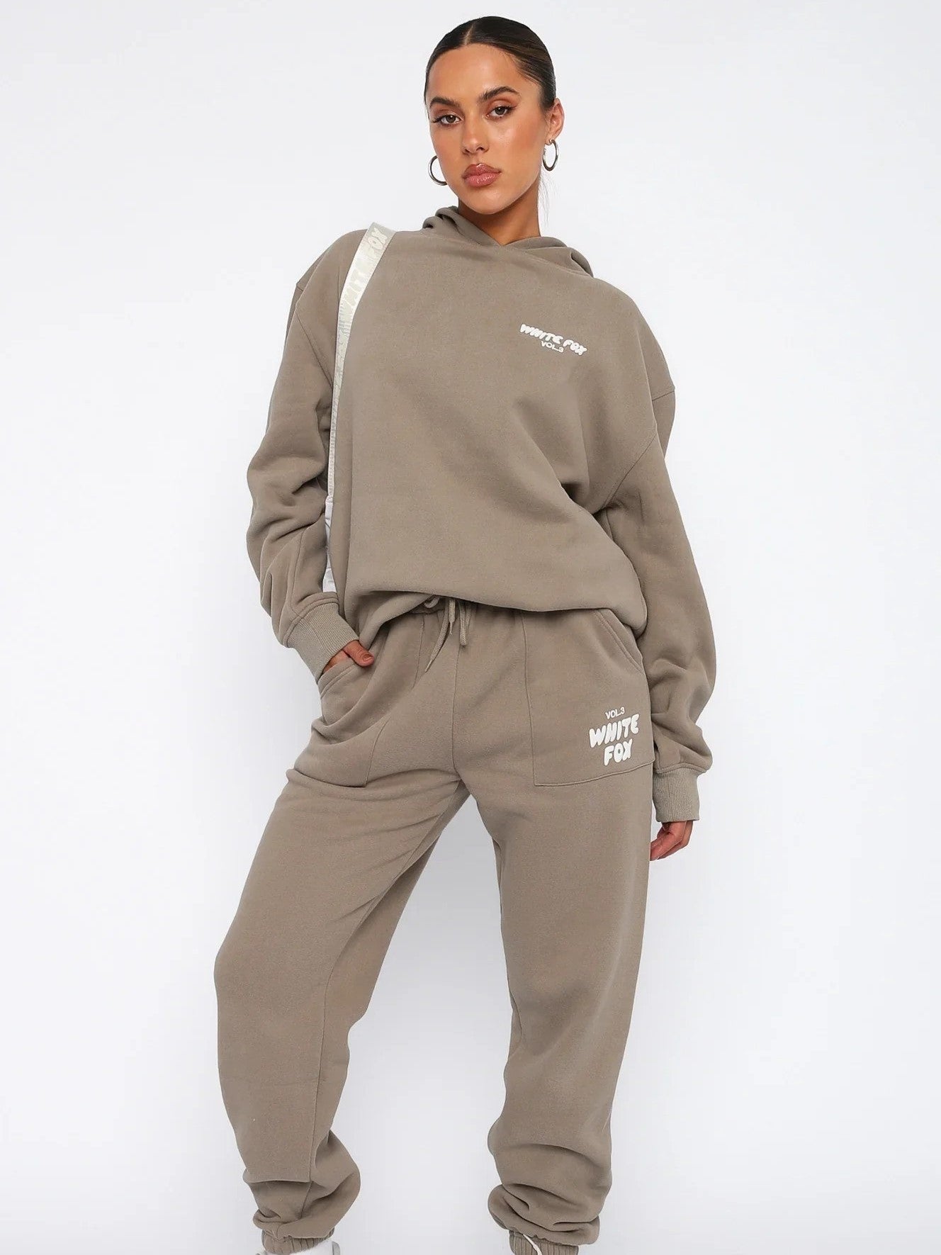 Tuta da ginnastica bianca elegante - Comfort e lusso