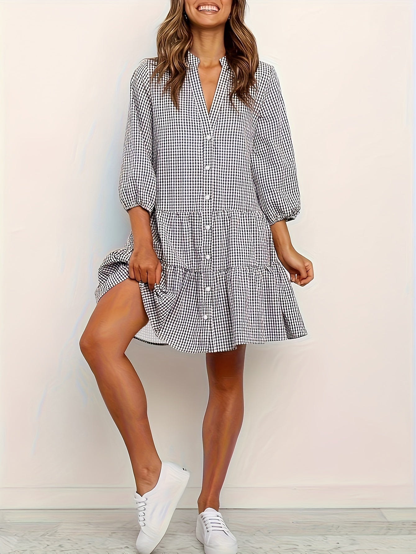 Vestito corto da donna con bottoni