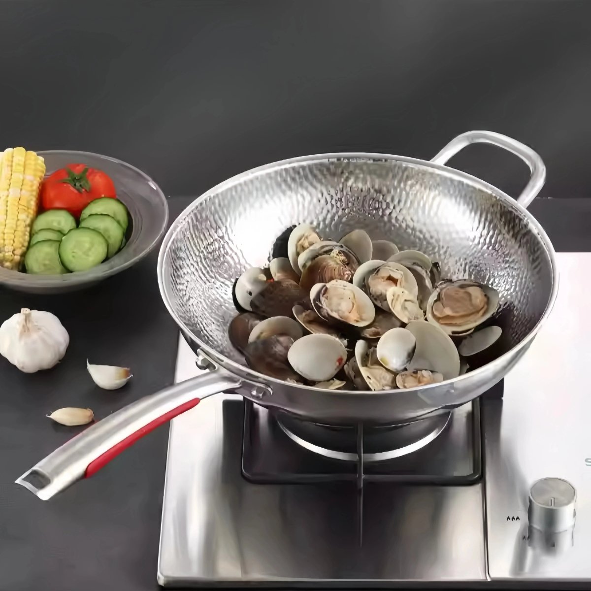 Wok in Titanio Senza Rivestimento con Fondo Tondo per Piani a Induzione, 32 cm
