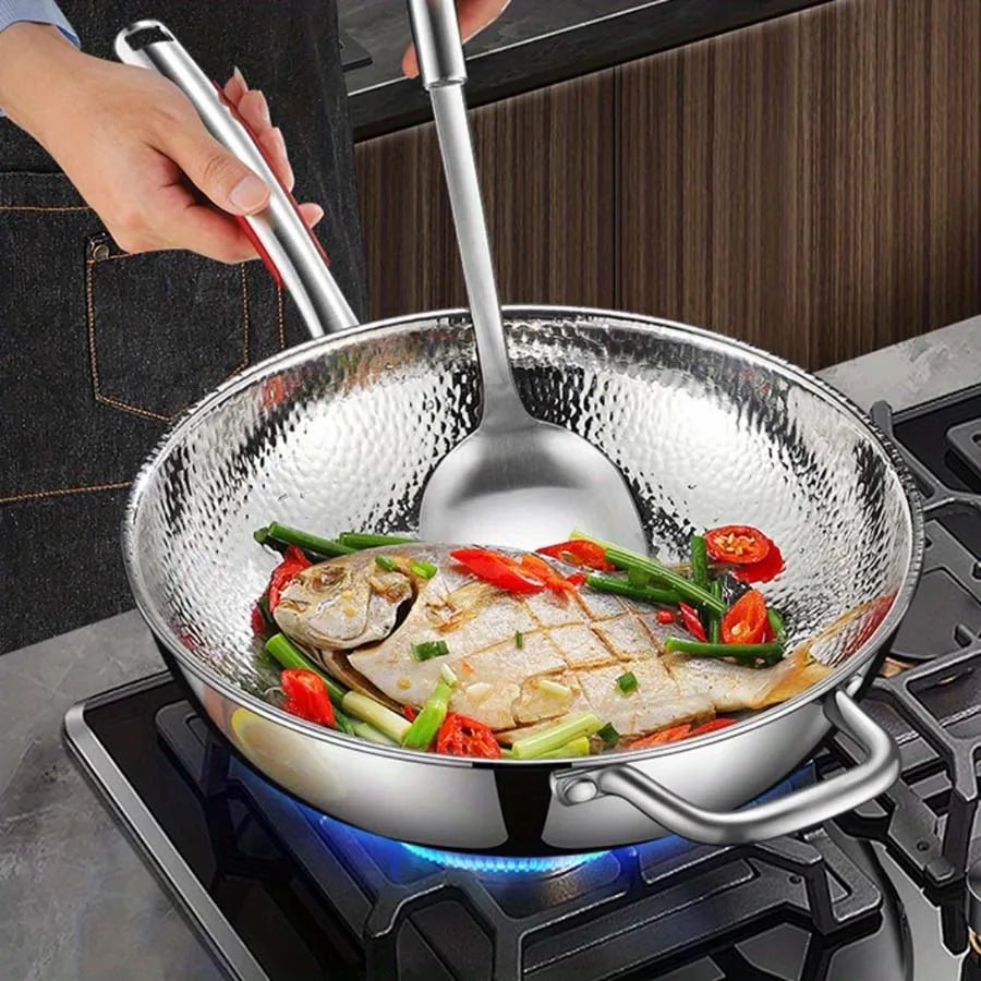 Wok in Titanio Senza Rivestimento con Fondo Tondo per Piani a Induzione, 32 cm